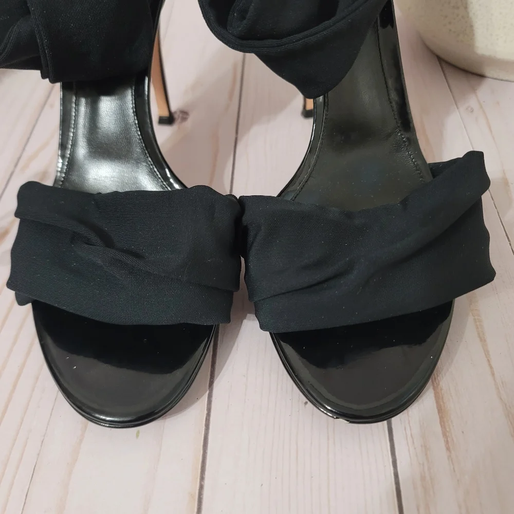 ✨️Gianvito Rossi--Black heels with black elastic strap, size 40, made in italy✨️ - Picture 7 of 16